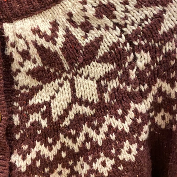 Vintage Woolrich sweater, used condition but warm. Some pilling - Picture 2 of 6